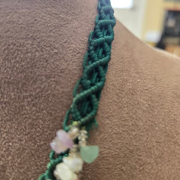 Vintage‎ Semi- Precious-stones Floral Beaded Green Macrame Adjustable Necklace - Picture 5 of 11